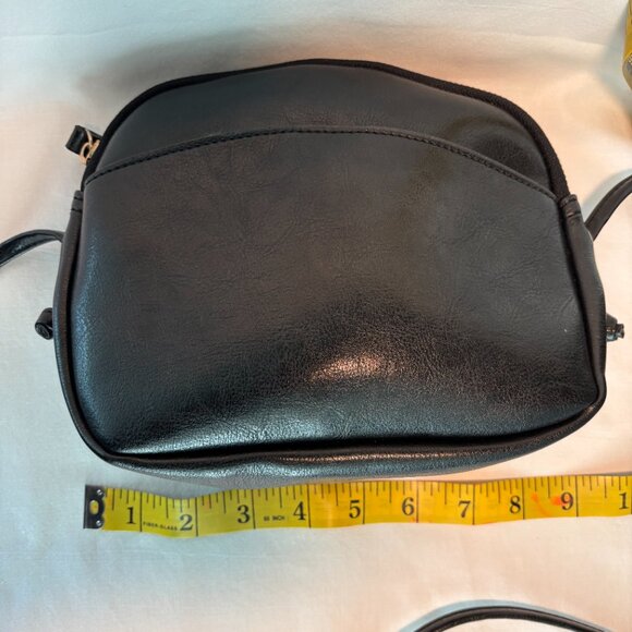 Black Vegan Leather Crossbody Camera Bag / Small Purse with Adjustable Strap - Picture 4 of 8